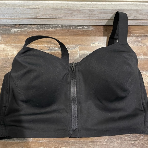 zip up sports bra with inner underwire clasp up bra - Picture 1 of 2